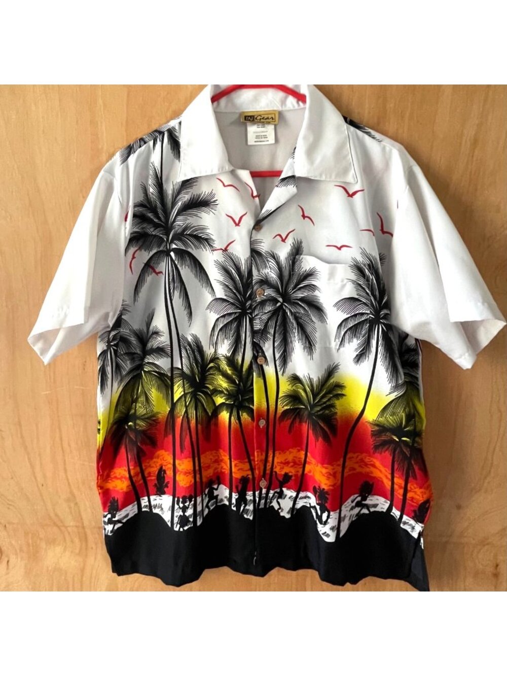Men's Hawaiian Shirt InGear Size M Button Front Palm Tree Sunset Polyester